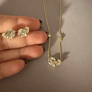 Gold Double Teardrop With a Bow Set